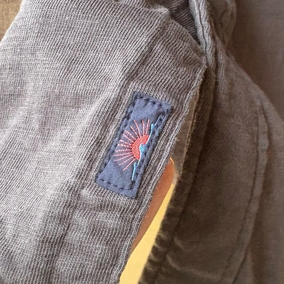 Faherty Organic Cotton Knit Button-Down Shirt Size Medium - Picture 4 of 6